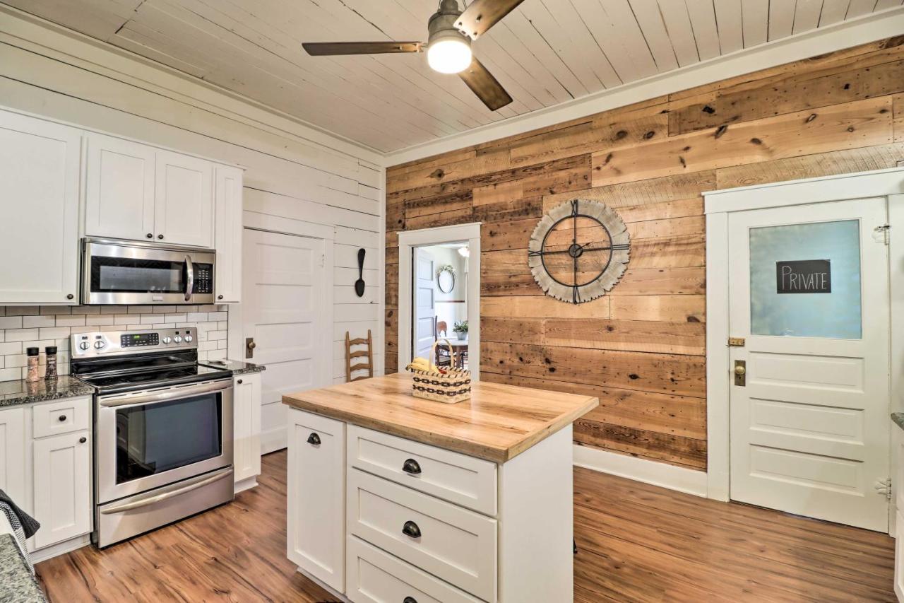 Historic Mountain Home Haven With Large Yard! Bagian luar foto