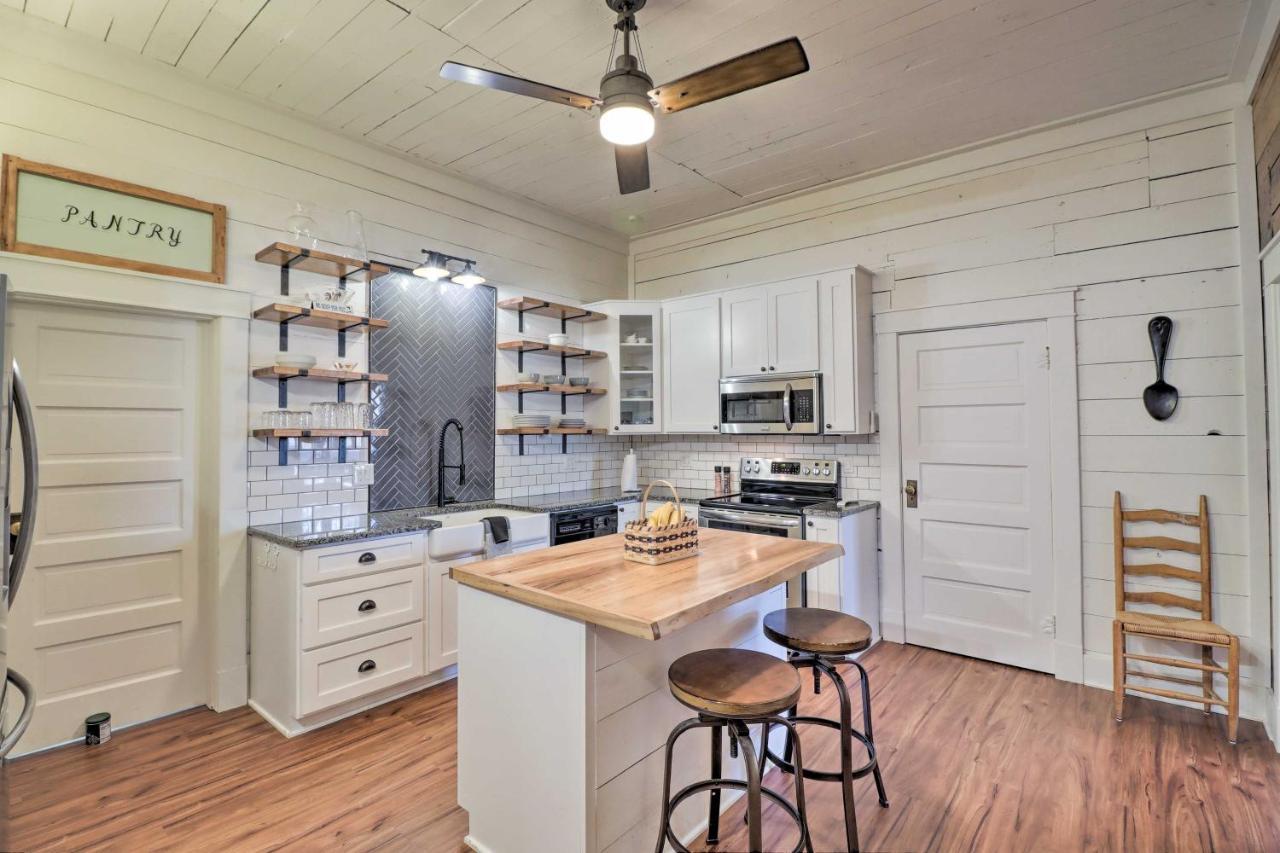 Historic Mountain Home Haven With Large Yard! Bagian luar foto
